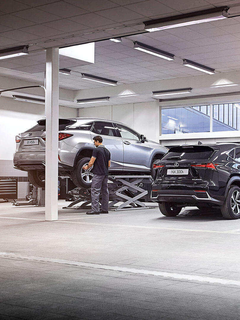 VERIFICAREA SISTEMULUI HIBRID LEXUS